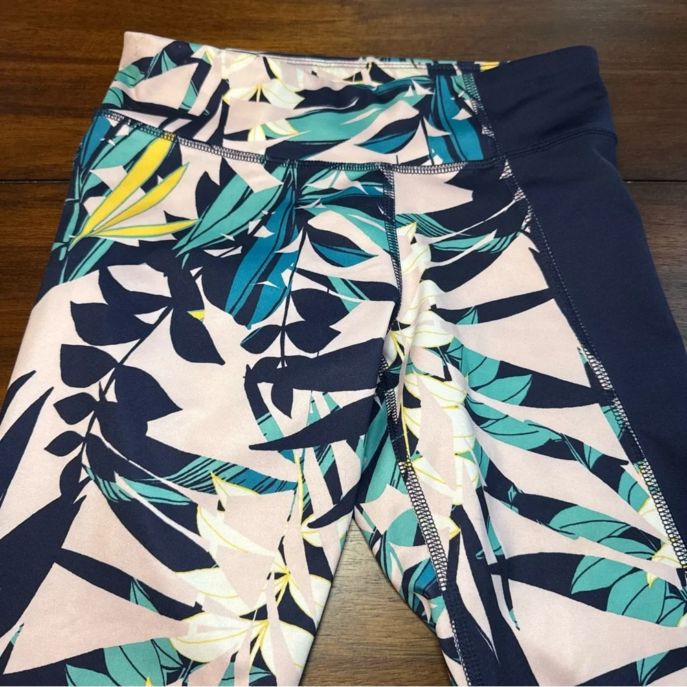 Old Navy Active Youth Girls Cropped Leggings Tropical Leaf Navy Size Large 10-12